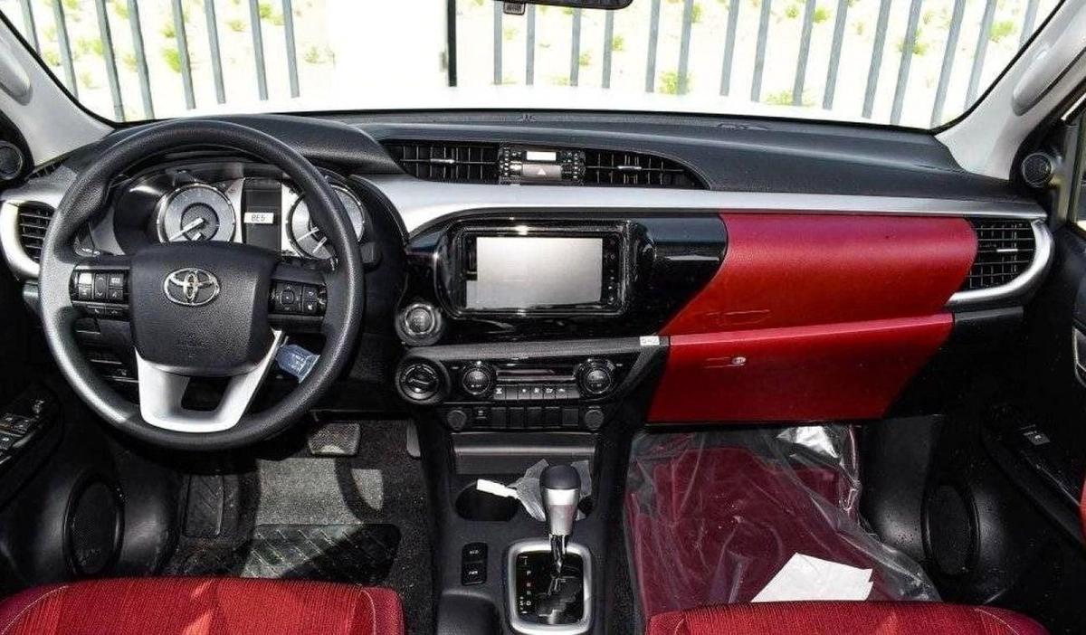 Toyota Hilux TOYOTA HILUX DC 2.7L 4X4 PETROL W/REAR CAMERA A/T MY24 2.7L Petrol 2025-10-10