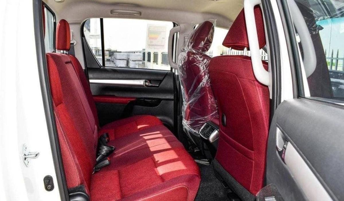 Toyota Hilux TOYOTA HILUX DC 2.7L 4X4 PETROL W/REAR CAMERA A/T MY24 2.7L Petrol 2025-14-14
