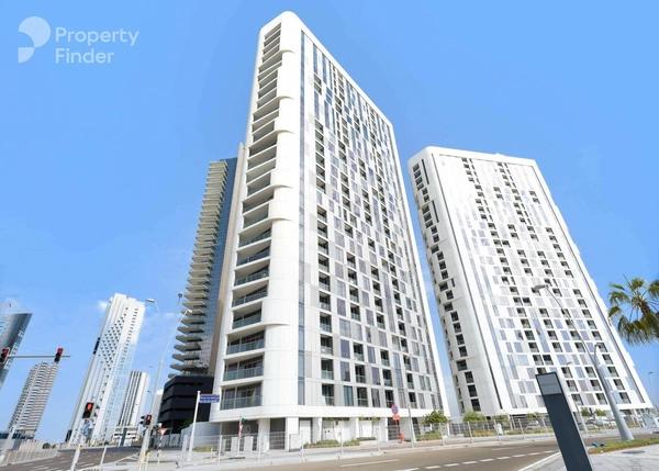 2BR w Balcony | Sea View | Great Location