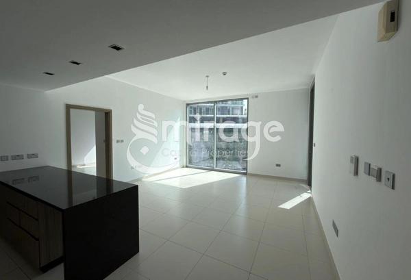 2BR w Balcony | Sea View | Great Location