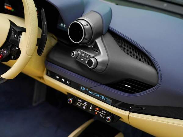 F8 SPIDER 2022 - ONLY 3260 KM - UNDER DEALER’S FREE CONTRACT SERVICE - SUSPENSION LIFTER