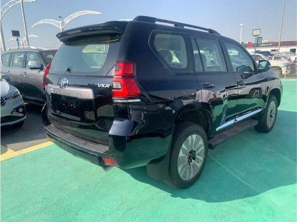 Toyota Prado 2023 new TOYOTA PRADO 2700CC VXR FULL OPTION PETROL AUTOMATIC ZERO KM