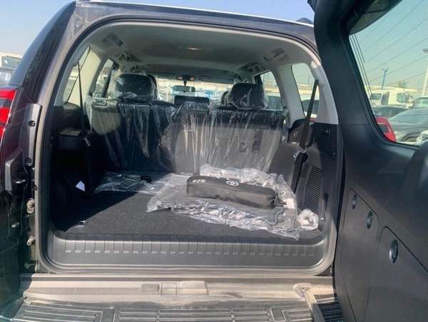 Toyota Prado 2023 new TOYOTA PRADO 2700CC VXR FULL OPTION PETROL AUTOMATIC ZERO KM