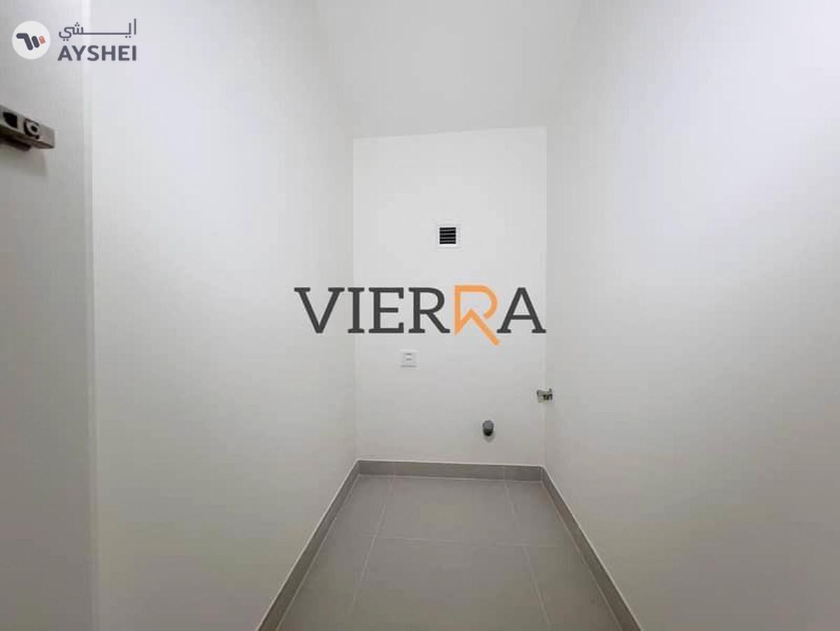 Prime Location l Ready To Move l Huge Plot-9-9