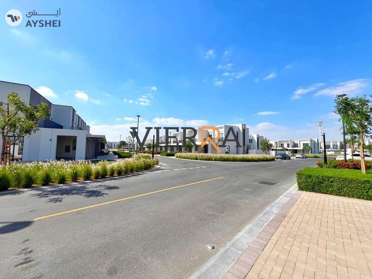 Prime Location l Ready To Move l Huge Plot-10-10