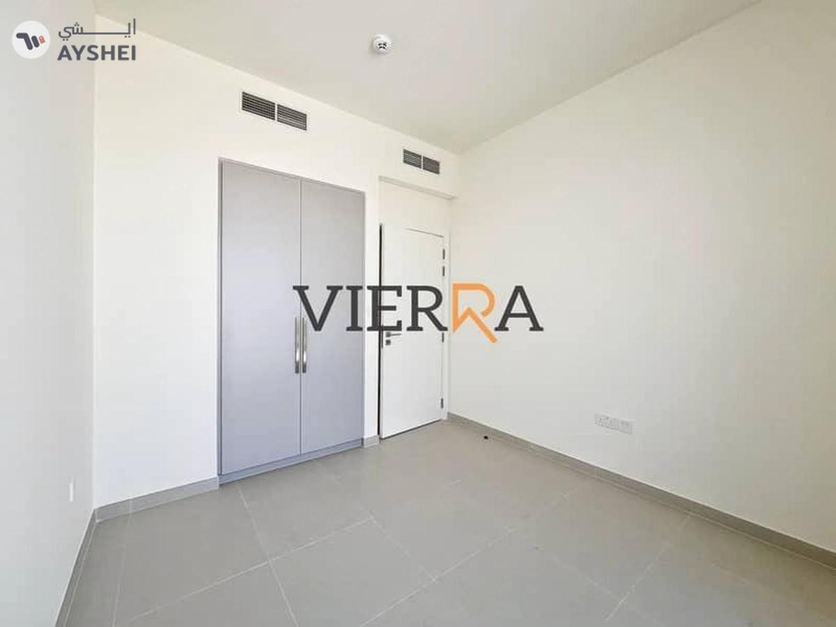 Prime Location l Ready To Move l Huge Plot-4-4