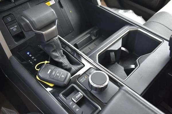 TUNDRA LIMITED HYBRID 4WD 2023 | GREY