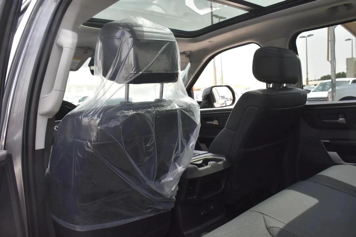 TUNDRA LIMITED HYBRID 4WD 2023 | GREY-10-10