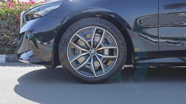 ( Only For Export ) 2026 BMW 5-Series 530i M 2.0T RWD BRAND NEW