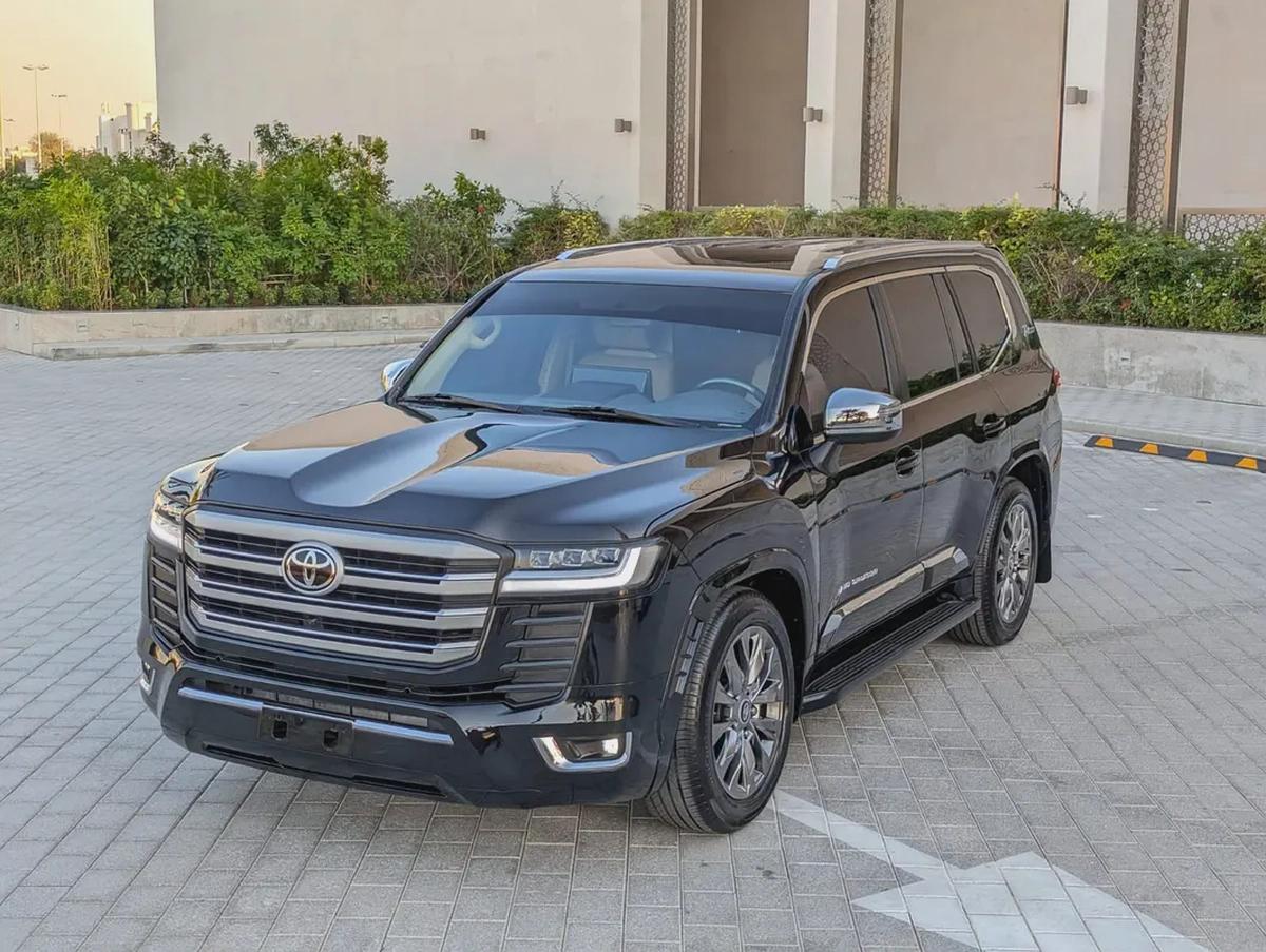 TOYOTA LAND CRUISER 2015 FACELIFTED 2025 WITH INTERIOR AND EXTERIOR GCC V6 4.0L-1-1