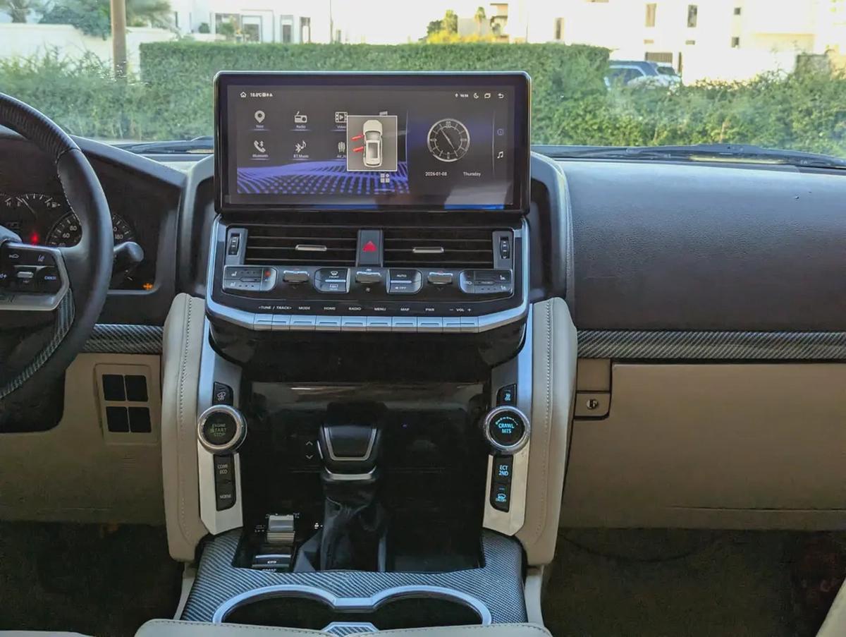 TOYOTA LAND CRUISER 2015 FACELIFTED 2025 WITH INTERIOR AND EXTERIOR GCC V6 4.0L-4-4