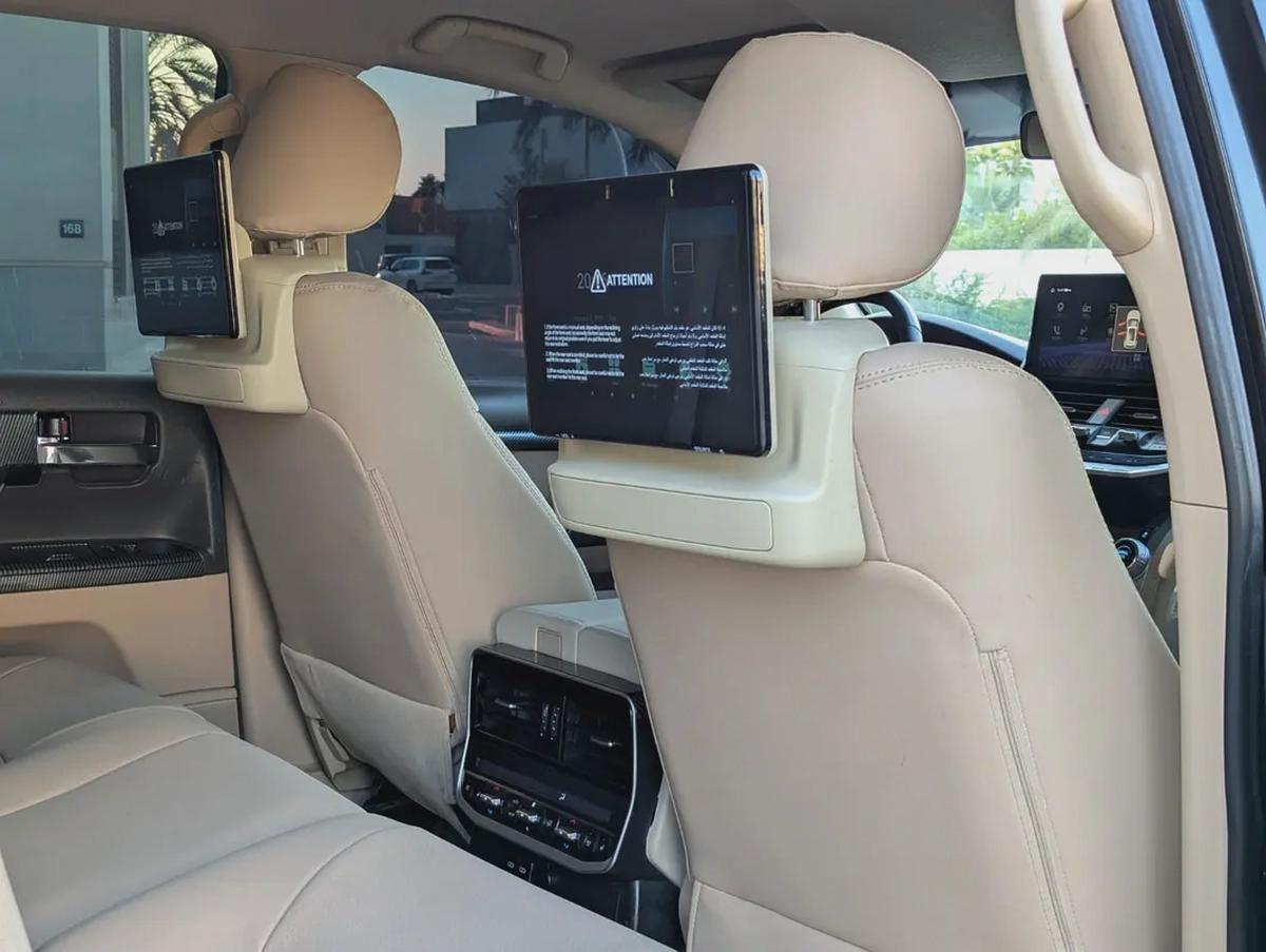 TOYOTA LAND CRUISER 2015 FACELIFTED 2025 WITH INTERIOR AND EXTERIOR GCC V6 4.0L-7-7