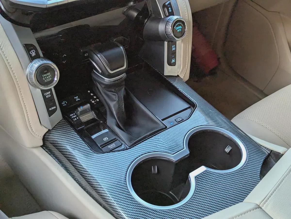 TOYOTA LAND CRUISER 2015 FACELIFTED 2025 WITH INTERIOR AND EXTERIOR GCC V6 4.0L-11-11