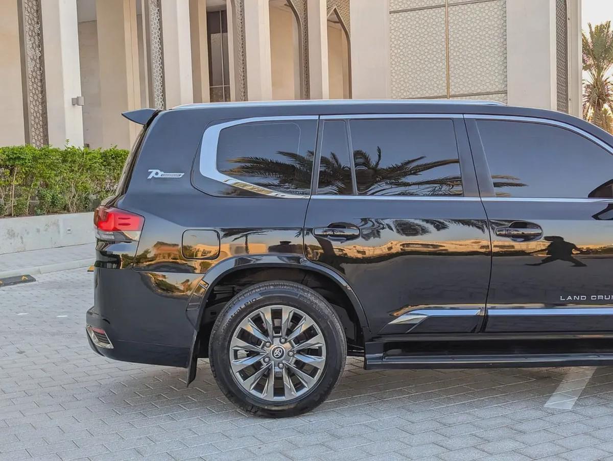 TOYOTA LAND CRUISER 2015 FACELIFTED 2025 WITH INTERIOR AND EXTERIOR GCC V6 4.0L-13-13