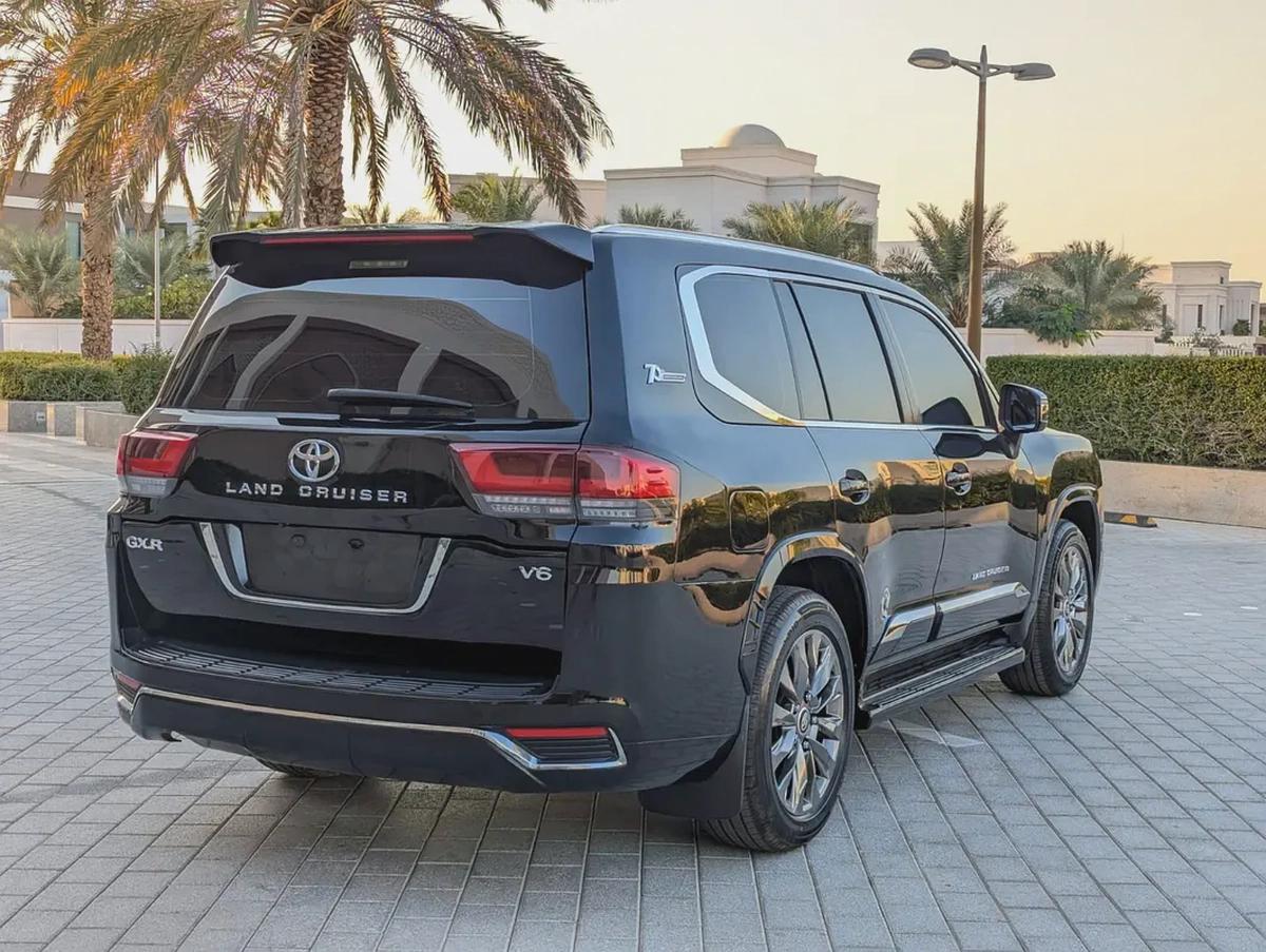 TOYOTA LAND CRUISER 2015 FACELIFTED 2025 WITH INTERIOR AND EXTERIOR GCC V6 4.0L-15-15