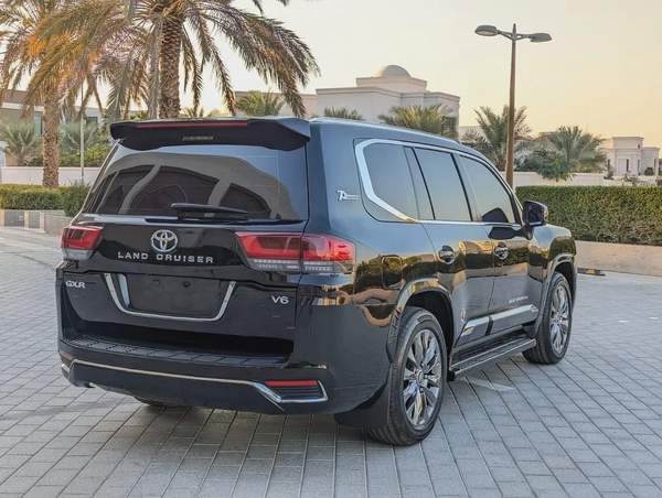 TOYOTA LAND CRUISER 2015 FACELIFTED 2025 WITH INTERIOR AND EXTERIOR GCC V6 4.0L