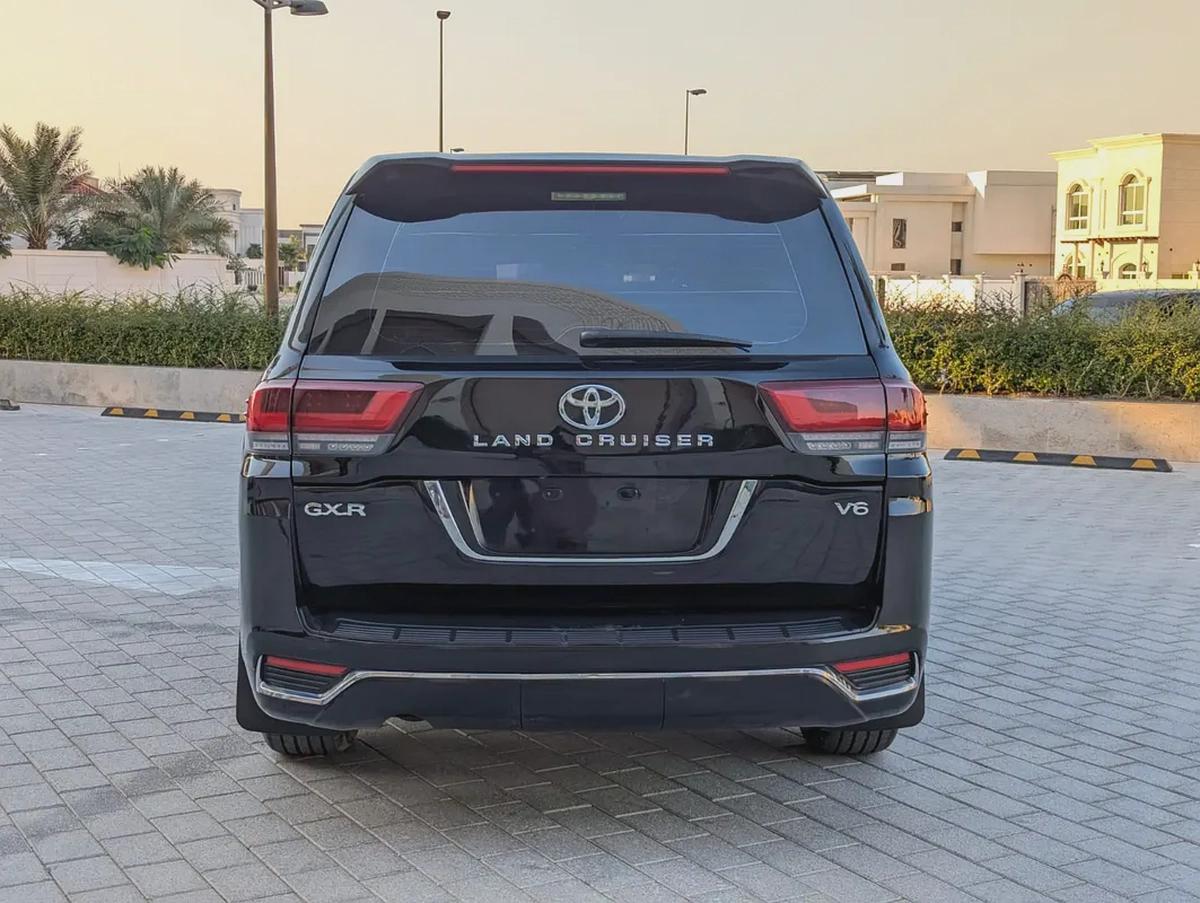 TOYOTA LAND CRUISER 2015 FACELIFTED 2025 WITH INTERIOR AND EXTERIOR GCC V6 4.0L-18-18