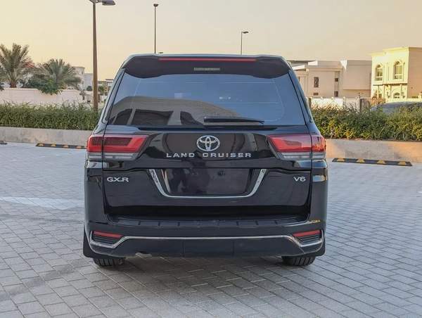 TOYOTA LAND CRUISER 2015 FACELIFTED 2025 WITH INTERIOR AND EXTERIOR GCC V6 4.0L