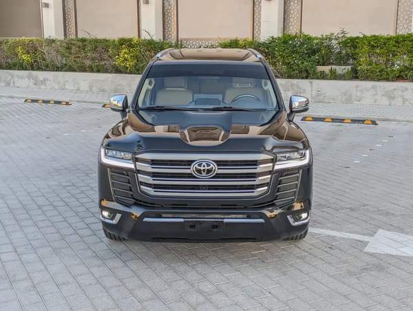 TOYOTA LAND CRUISER 2015 FACELIFTED 2025 WITH INTERIOR AND EXTERIOR GCC V6 4.0L