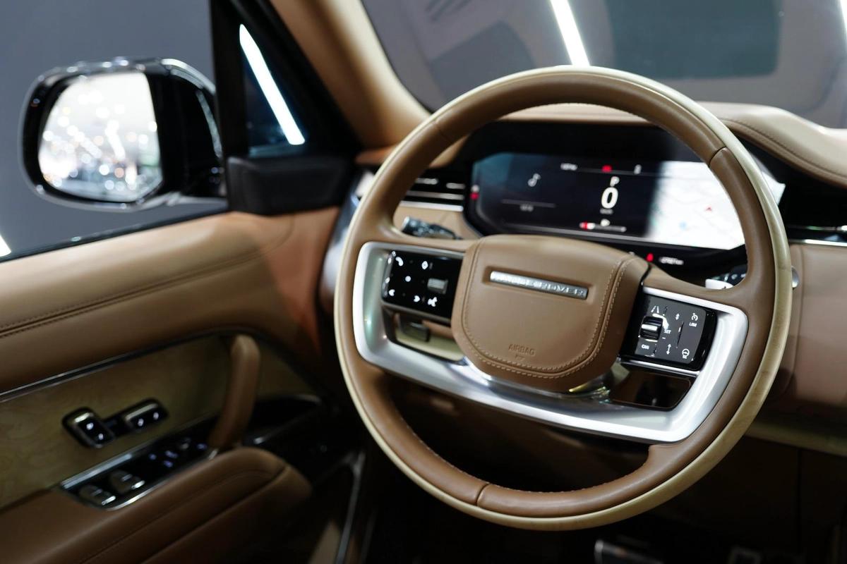 Land Rover Range Rover Vogue SV LWB 2023-2-2
