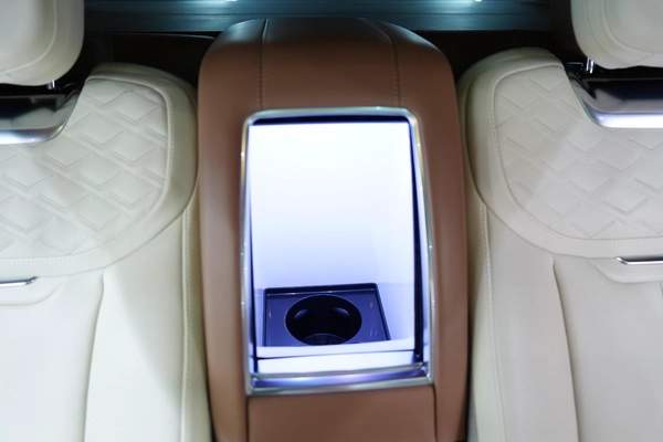 Land Rover Range Rover Vogue SV LWB 2023
