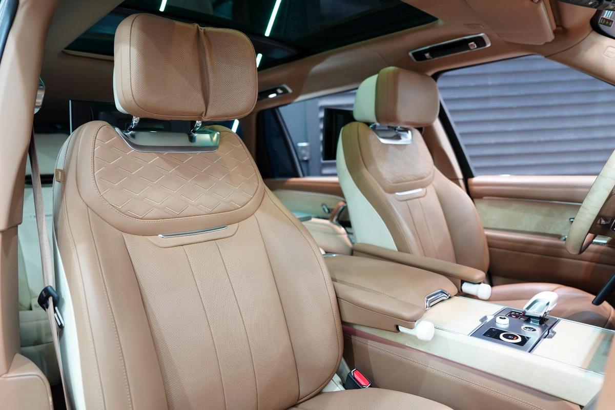 Land Rover Range Rover Vogue SV LWB 2023-7-7
