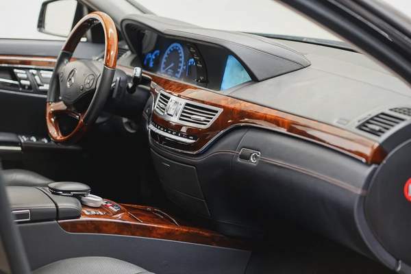 AED 1302 | MERCEDES S500 AMG 2012 | PRISTINE CONDITION | LOW KMS | HI SPECS | 1 YEAR WARRANTY