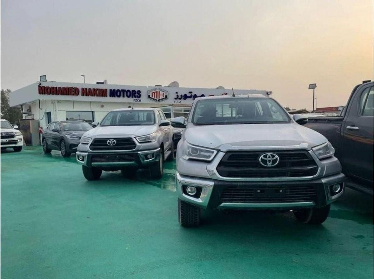Toyota Hilux GLX 2.7L Double Cab Utility 4WD A/T GLX Double Cab Utility 4WD A/T GLX Double Cab Utility 4WD M/T 20-5-5
