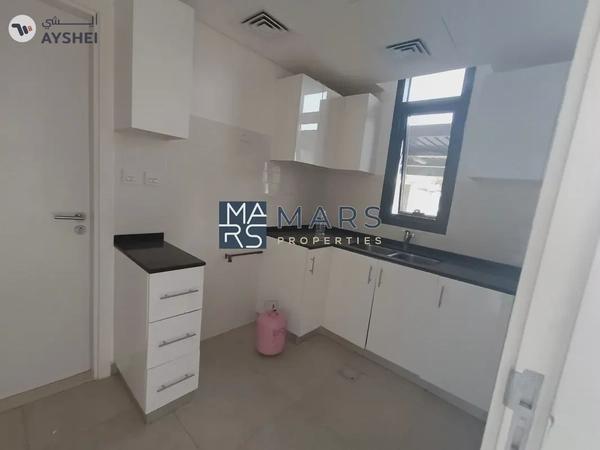 Luxurious 3 bedroom villa available for rent in nasma residence