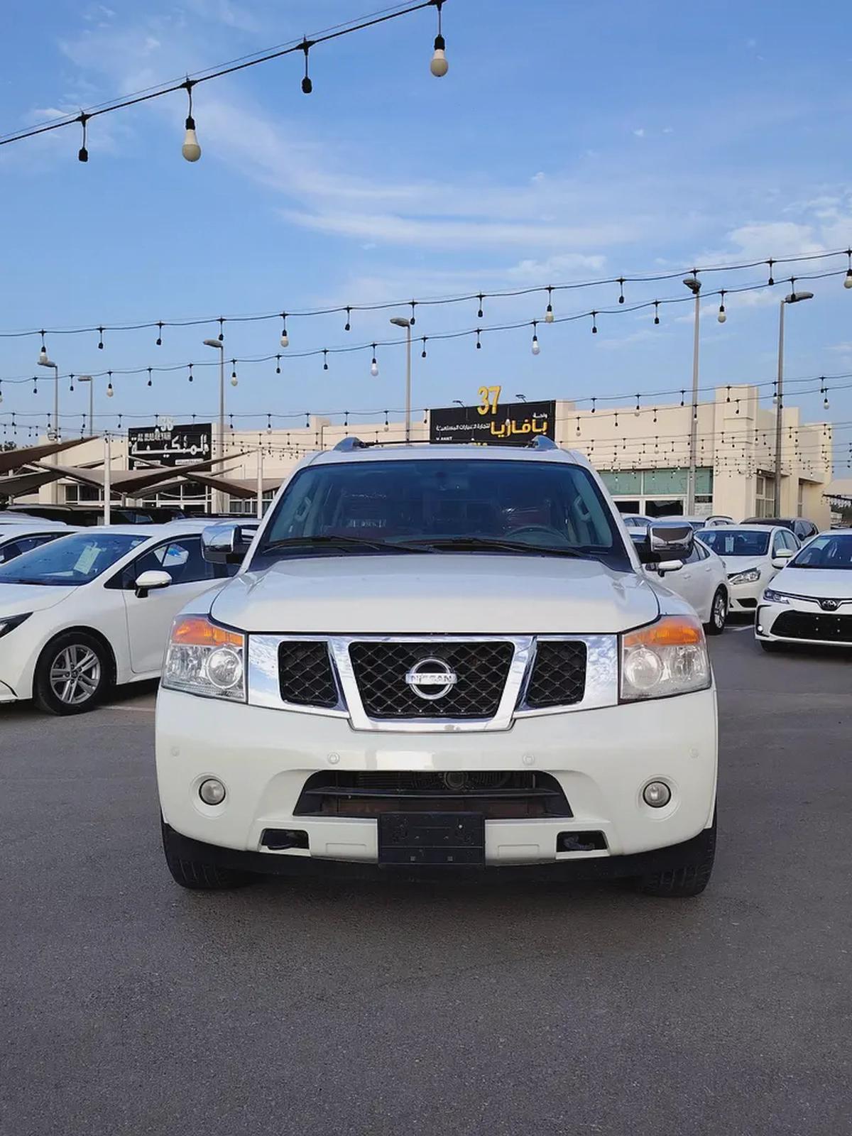 Nissan Armada LE 2015, GCC Specs - Well Maintained!-1-1
