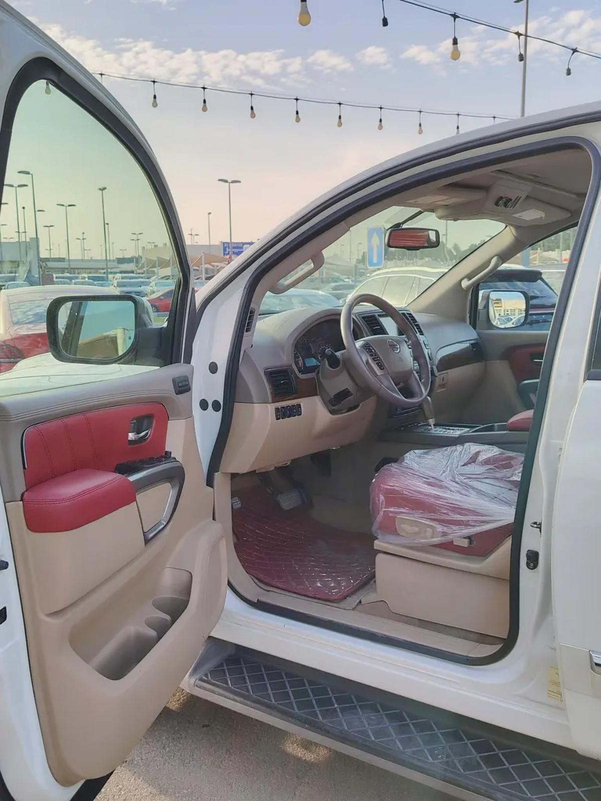 Nissan Armada LE 2015, GCC Specs - Well Maintained!-6-6