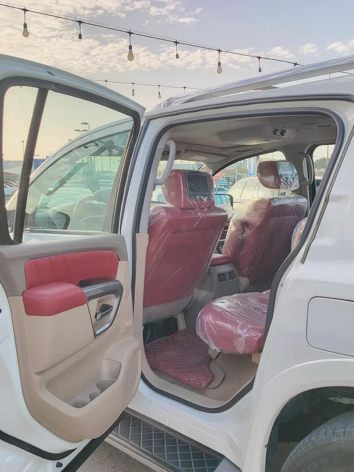 Nissan Armada LE 2015, GCC Specs - Well Maintained!-8-8