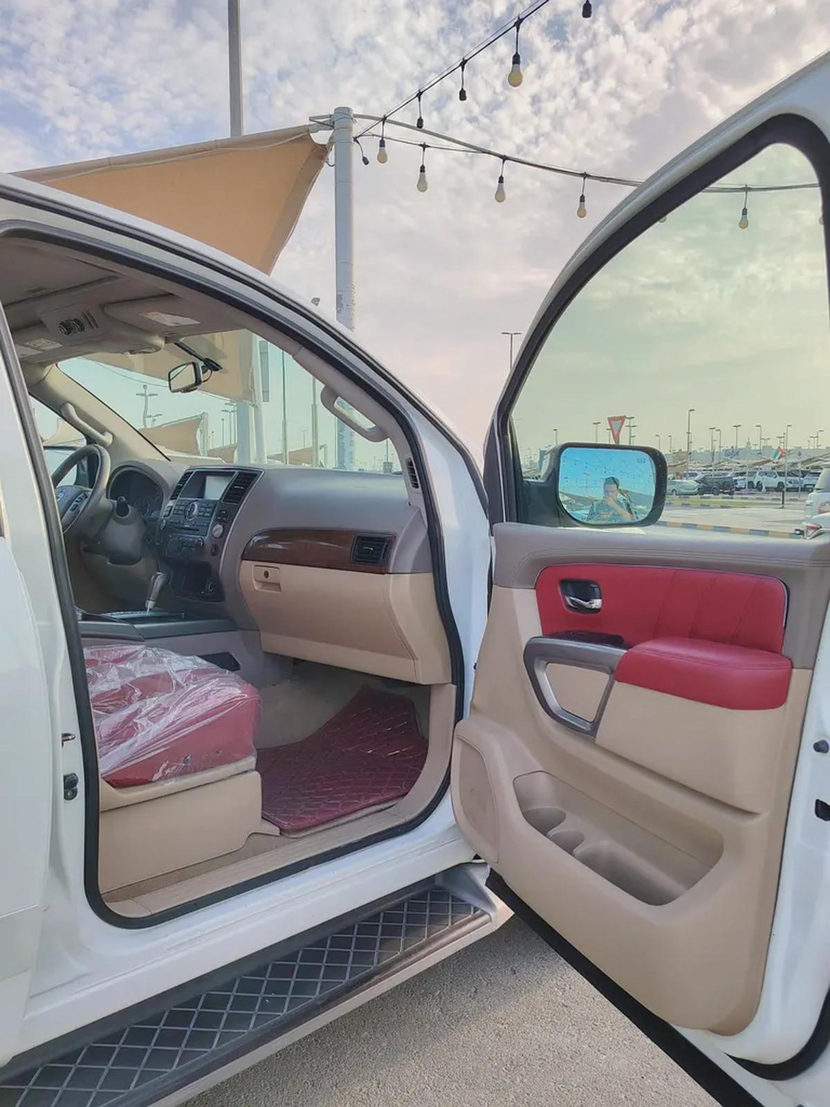 Nissan Armada LE 2015, GCC Specs - Well Maintained!-9-9