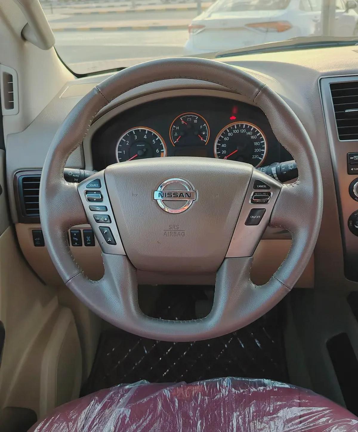 Nissan Armada LE 2015, GCC Specs - Well Maintained!-16-16