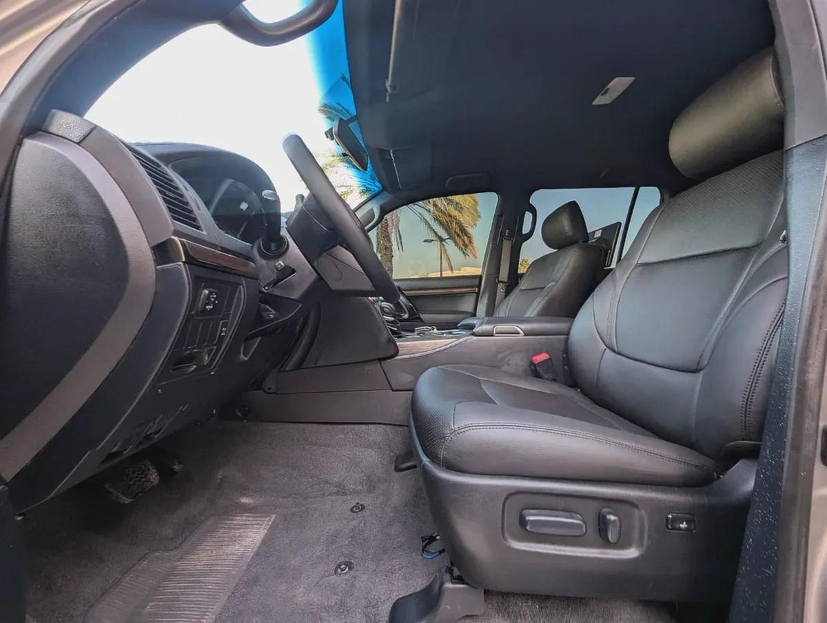 TOYOTA LAND CRUISER 2013 FACELIFTED 2025 WITH INTERIOR AND EXTERIOR GCC V6 4.0L-3-3