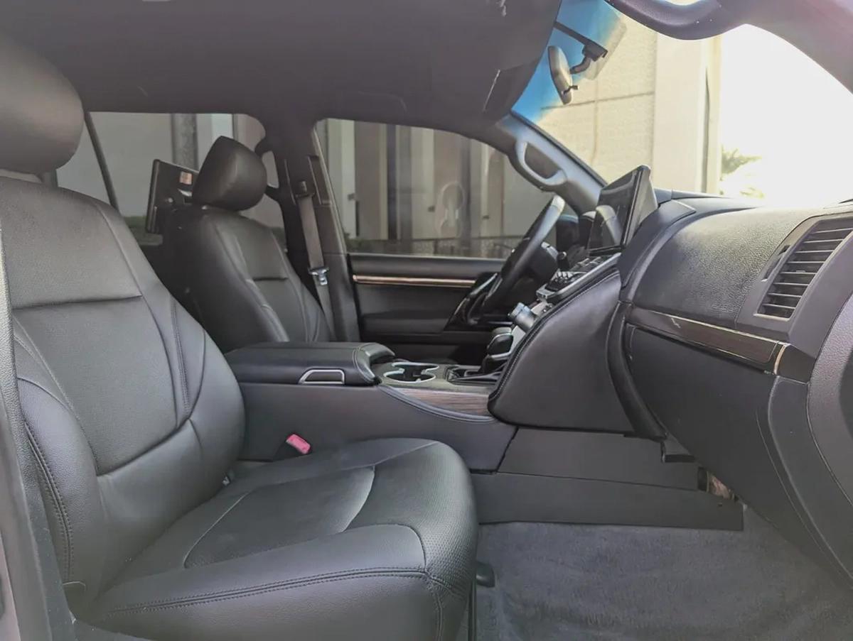 TOYOTA LAND CRUISER 2013 FACELIFTED 2025 WITH INTERIOR AND EXTERIOR GCC V6 4.0L-8-8