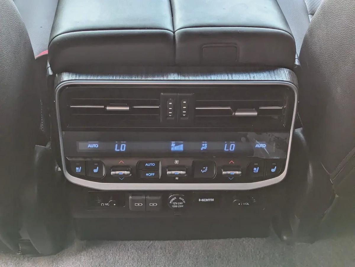 TOYOTA LAND CRUISER 2013 FACELIFTED 2025 WITH INTERIOR AND EXTERIOR GCC V6 4.0L-11-11