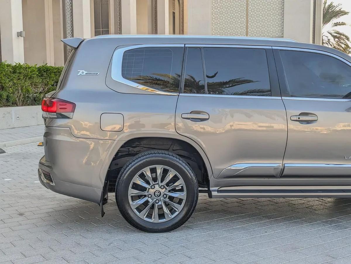 TOYOTA LAND CRUISER 2013 FACELIFTED 2025 WITH INTERIOR AND EXTERIOR GCC V6 4.0L-12-12