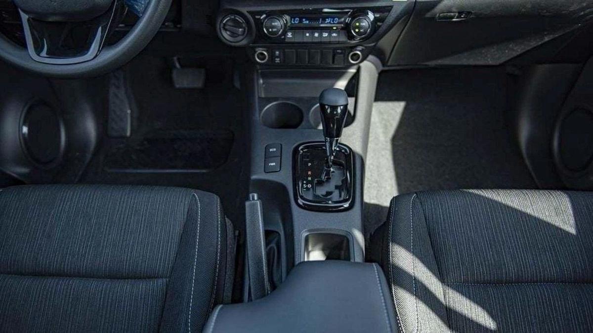 Toyota Hilux Adventure 4.0L-8-8