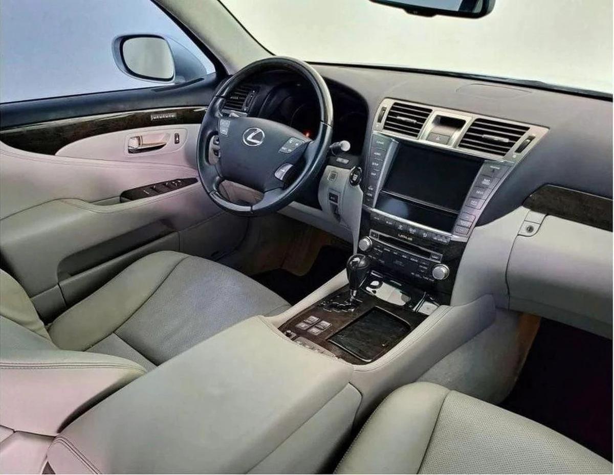 Lexus LS460 4.6L - 8CYL - EXCELLENT CONDITION NO ACCIDENT AMERICAN SPECS CLEAN TITLE-7-7