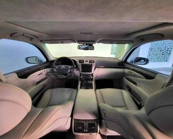 Lexus LS460 4.6L - 8CYL - EXCELLENT CONDITION NO ACCIDENT AMERICAN SPECS CLEAN TITLE