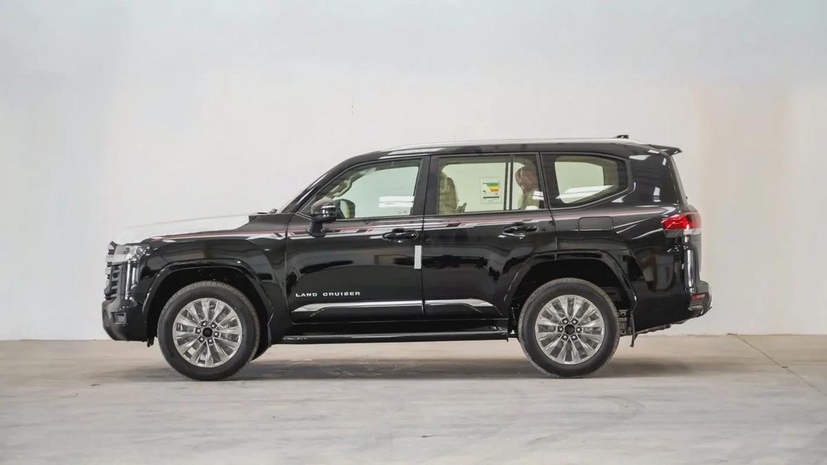 LC300 GXR 4.0L GCC Specs Brand New for Export-2-2