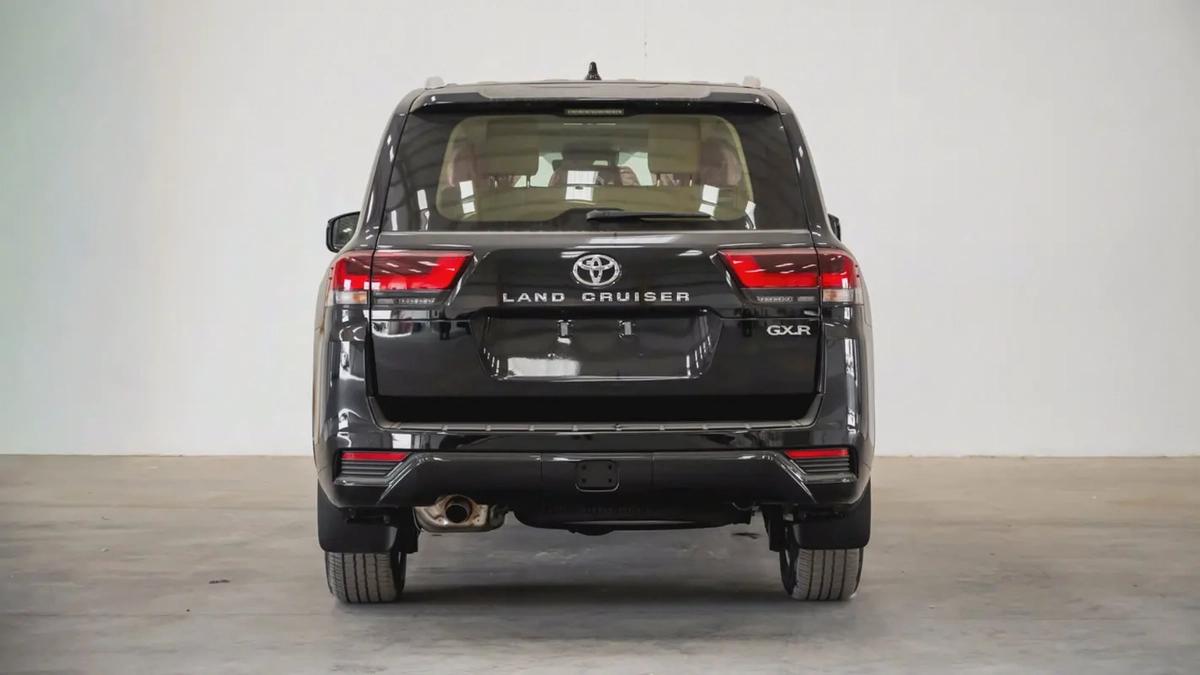 LC300 GXR 4.0L GCC Specs Brand New for Export-4-4