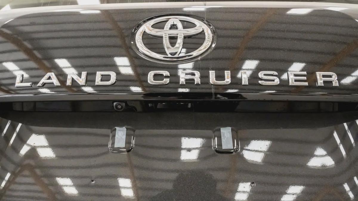 LC300 GXR 4.0L GCC Specs Brand New for Export-8-8