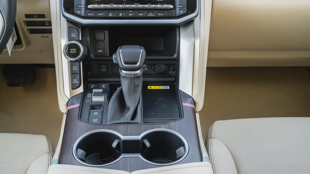 LC300 GXR 4.0L GCC Specs Brand New for Export-14-14