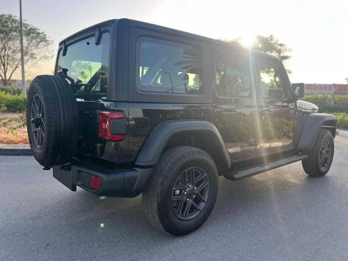 Jeep Wrangler Unlimited Sport S 2.0L A/T-3-3