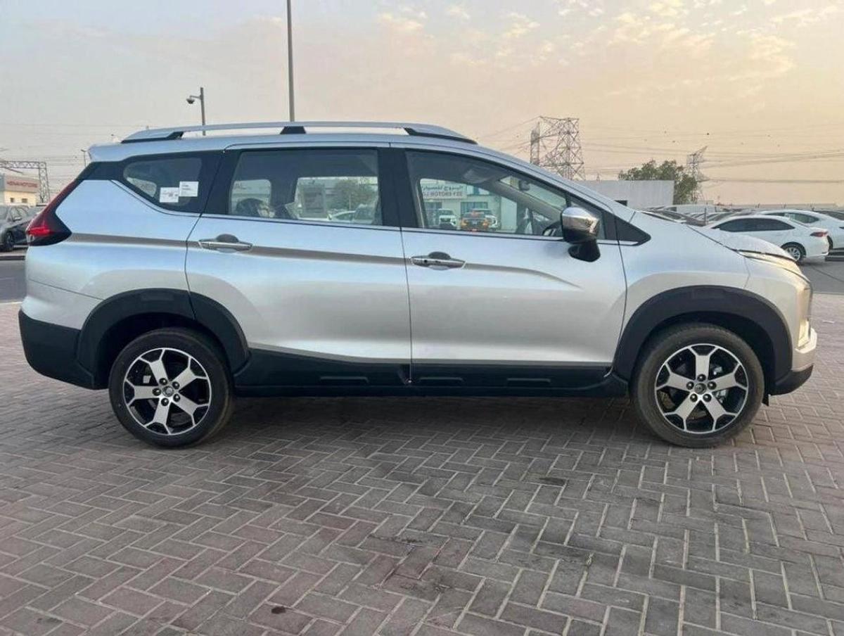Mitsubishi Xpander XPANDER CROSSE-4-4
