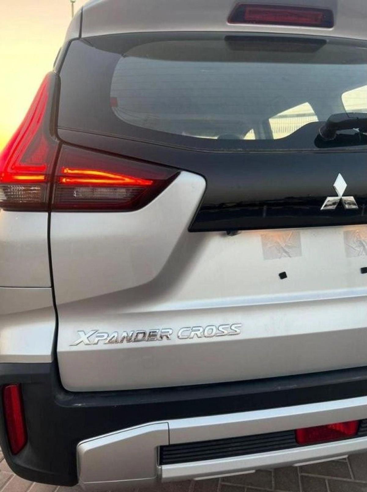 Mitsubishi Xpander XPANDER CROSSE-5-5