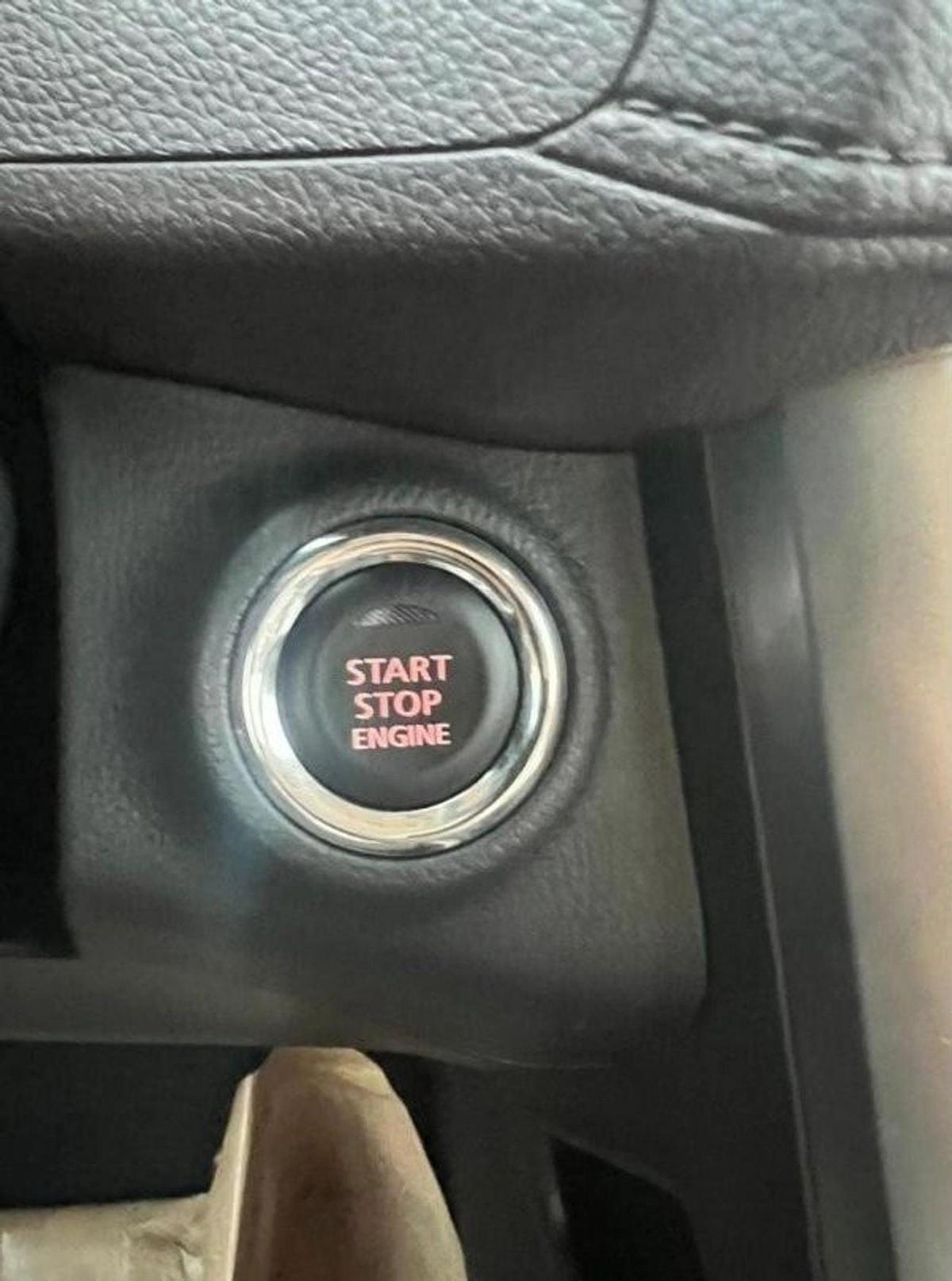 Mitsubishi Xpander XPANDER CROSSE-15-15