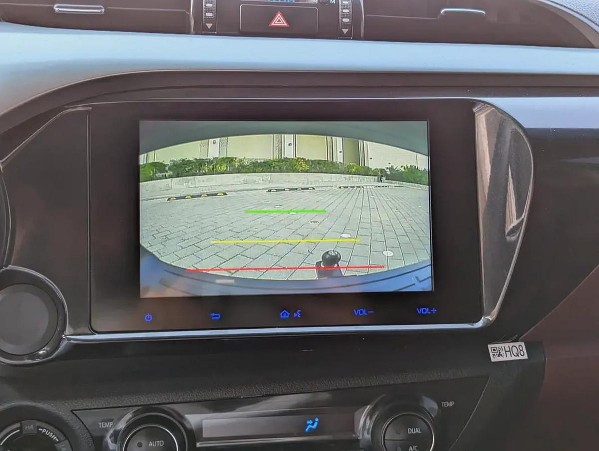 TOYOTA HILUX 2024 SR5 DOUBLE CABIN 4X4 V4 2.7L GCC LOW MILEAGE IN EXCELLENT CONDITION-7-7